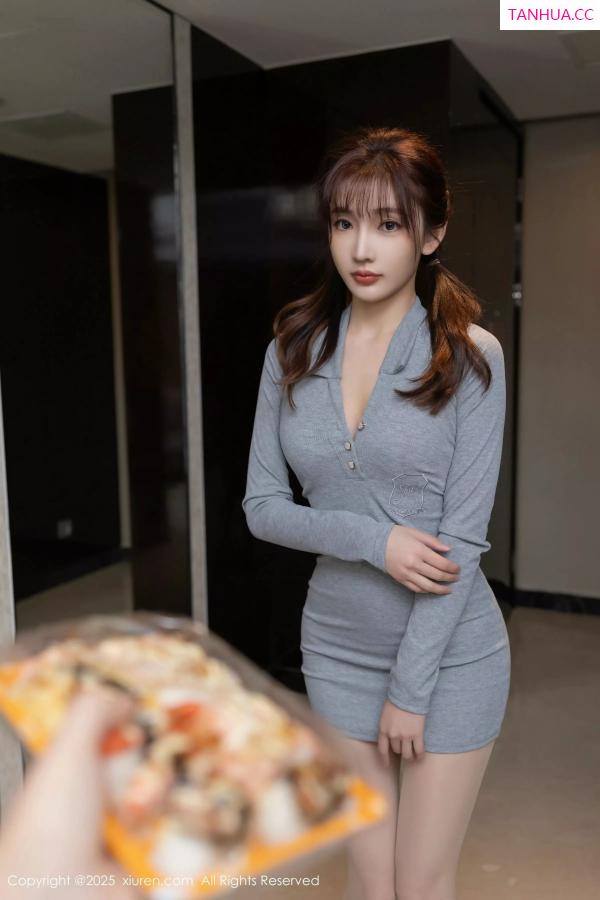 陆萱萱  [XiuRen]高清写真图 2025.03.20 No.10049 陆萱萱 灰色连衣短裙第7张图片